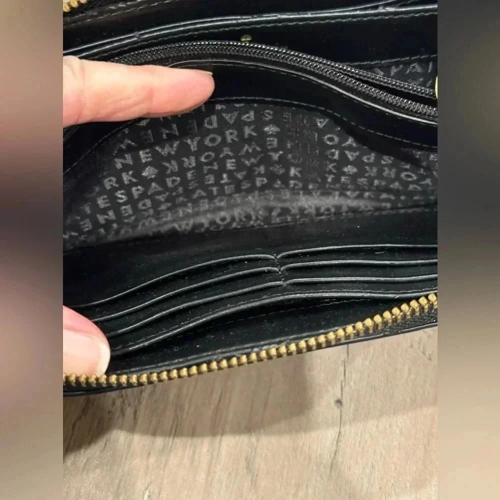 KATE SPADE LONG WALLET BLACK AND WHITE